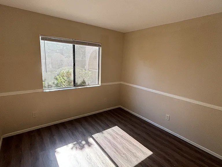 5757 W Eugie Ave — Photo 15