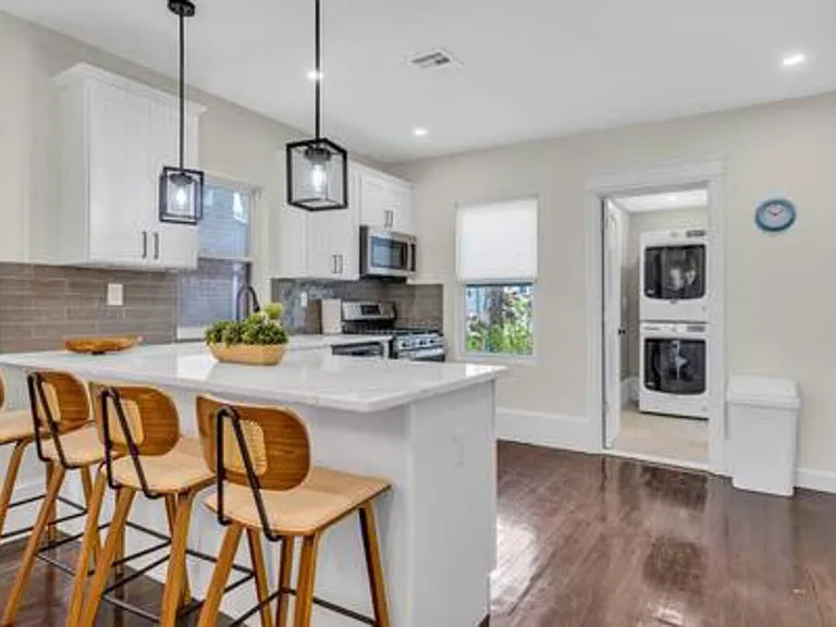 30 N Montgomery Ave — Photo 11