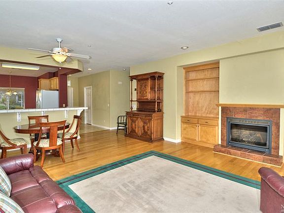 5th image of 119 Clover Springs Dr