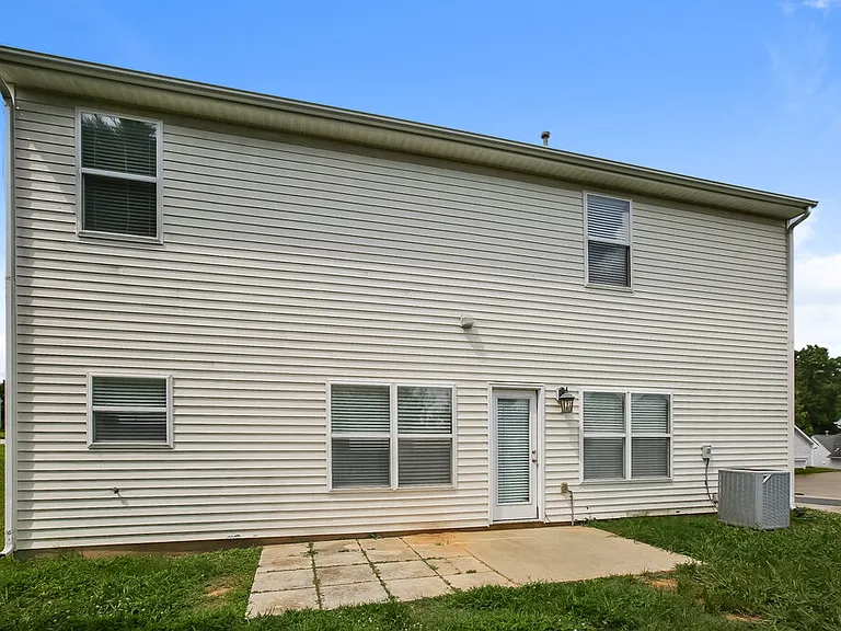 1006 Tiger Eye Ave — Photo 16