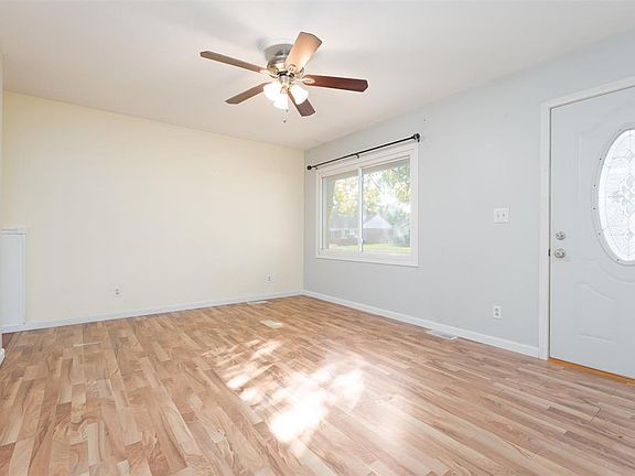 5th image of 2221 Biscayne Dr