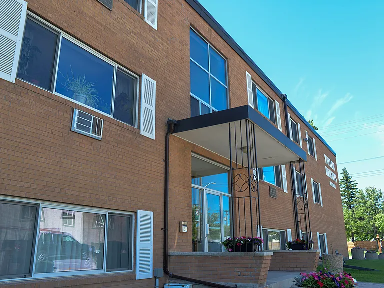1740 Taylor Ave — Photo 14