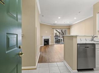 2204 Westcourt Ln APT 119, Herndon, VA 20170