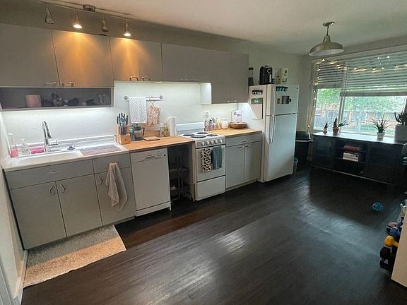 3rd image of 2900 N Lowell Blvd #11334152