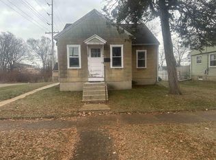 330 E Edgewater St, Portage, WI 53901