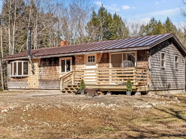 83 Ridge School, Liberty, ME 04949