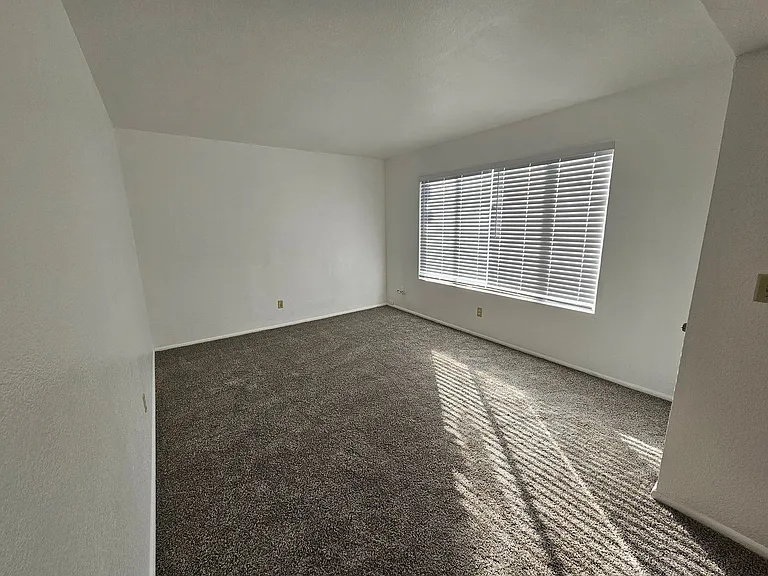 3365 Scottsdale Rd — Photo 4