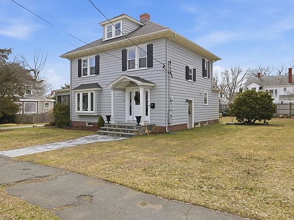 2nd image of 22 Brookhouse Dr