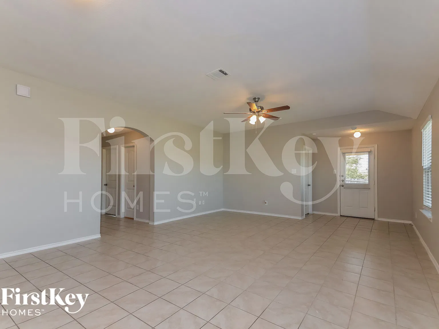 4 bed, 2.0 bath, 1891 sqft, $2,325 — Photo 3