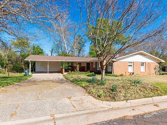 3rd image of 2111 Woodhaven Dr