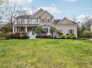37 Wilhelm Dr, Warwick, NY 10990