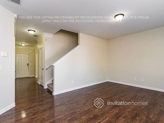 3rd image of 3467 Rosebud Park Dr