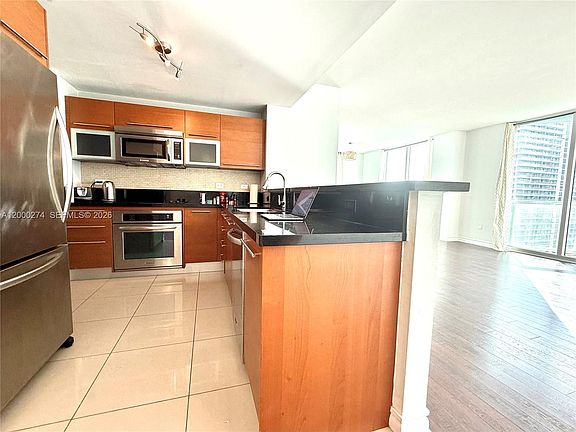 5th image of 244 Biscayne Blvd APT 1709