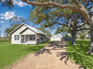 1317 Columbus Rd, Sealy, TX 77474