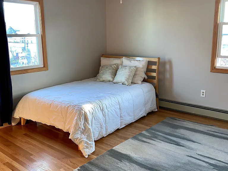 188 Middlesex Ave — Photo 21