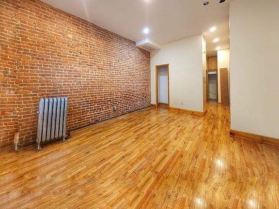 2nd image of 763 Park Pl APT 1R