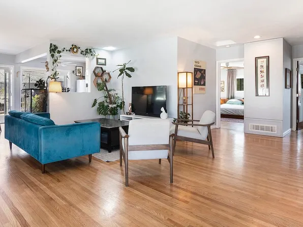 1261 E 1st St APT 10, Long Beach, CA 90802