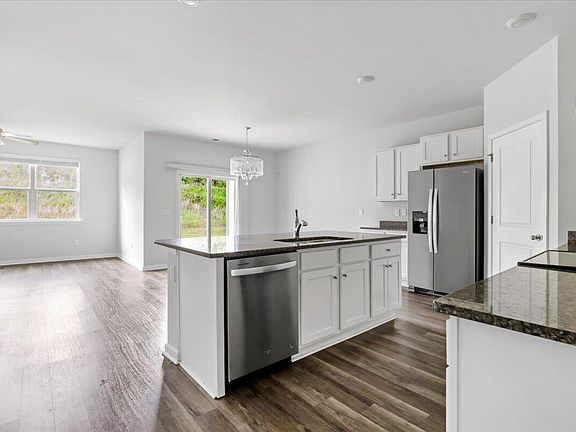 5th image of 1326 Cadbury Castle Dr SE