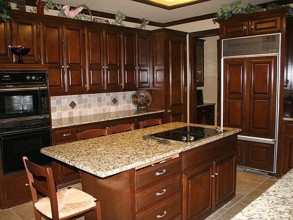 Kitchen w/ SubZero