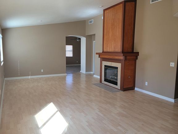 3rd image of 2839 W Medallion Dr