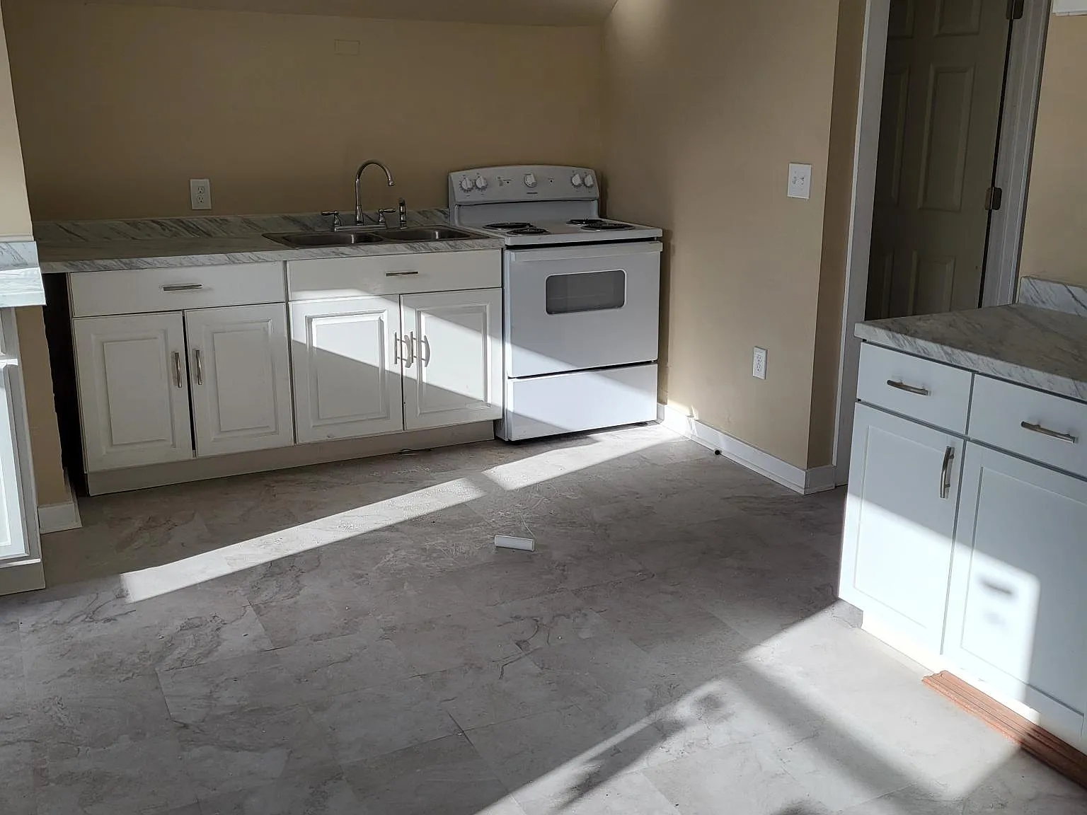 3 bed, 1500 sqft, $1,975 — Photo 3