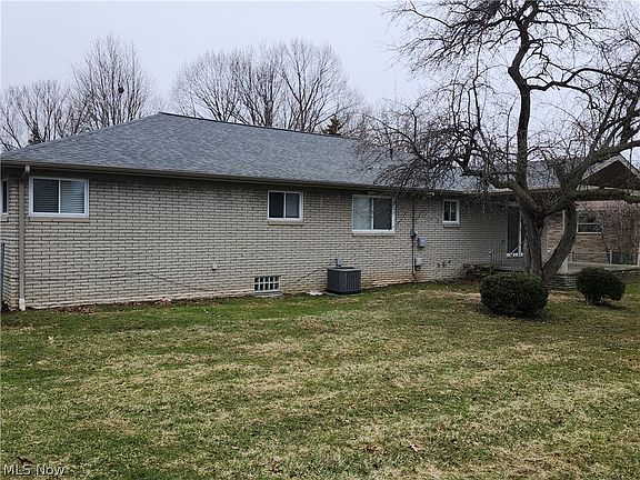 3rd image of 13750 Belfair Dr