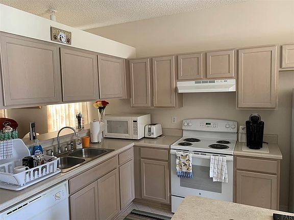 3rd image of 1430 Newcastle Way