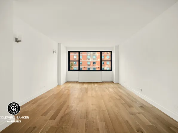 115 East Ninth Street image 2 of 8