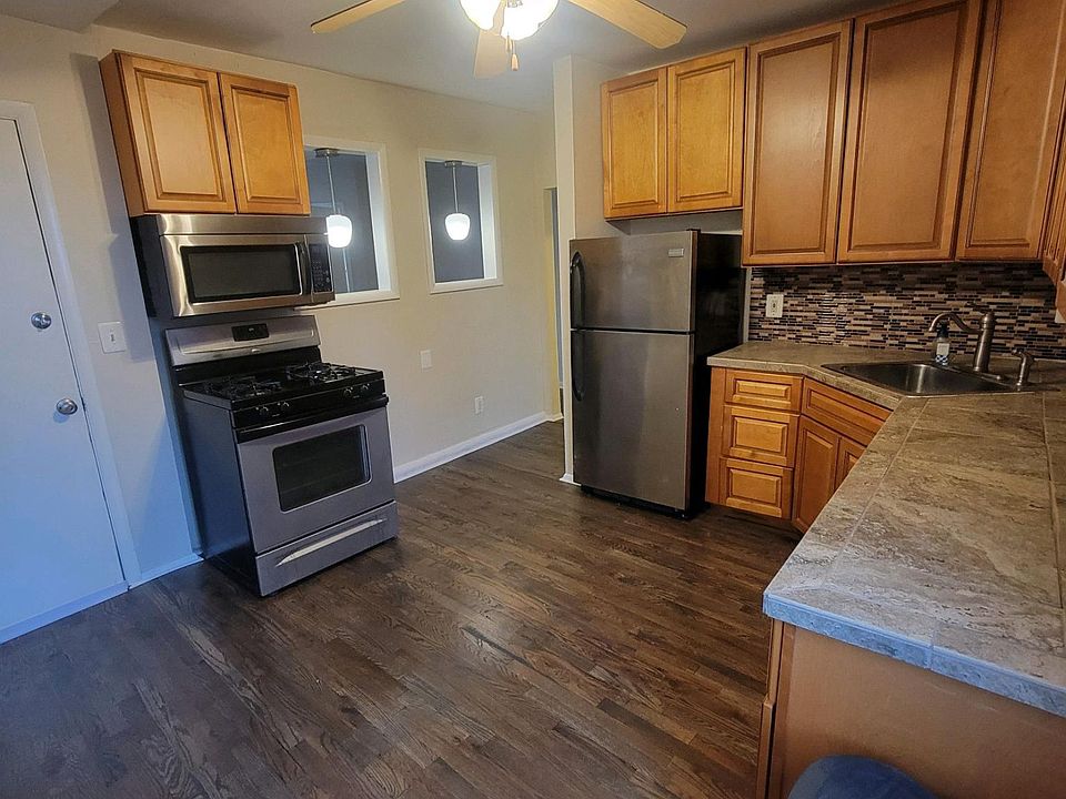 1st image of 704 N Franklin St APT 2