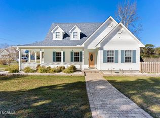 101 N 6th St, Carolina Beach, NC 28428