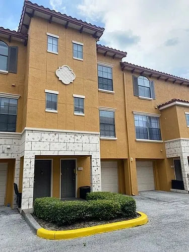 6131 Metrowest Blvd #103 Photo 1