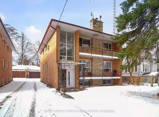 6 33rd St #1A, Toronto, ON M8W3G8