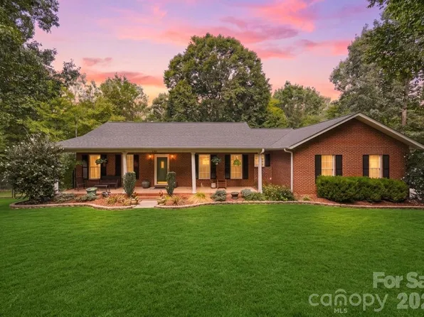 112 Jennings Ln, Taylorsville, NC 28681