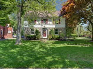 136 Lamarck Dr, Amherst, NY 14226
