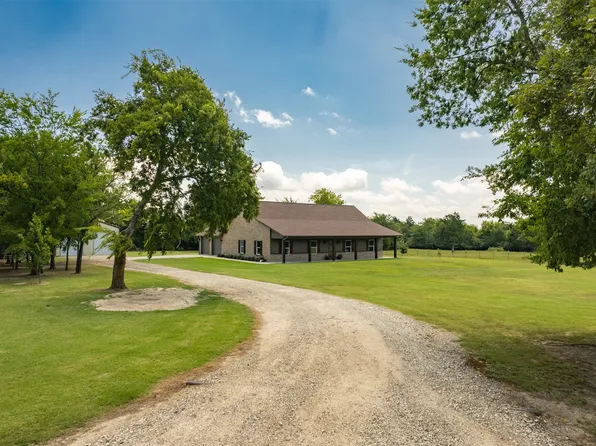 16 County Road 1193, Yantis, TX 75497