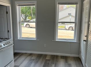140 Sayles St APT 10, Woonsocket, RI 02895