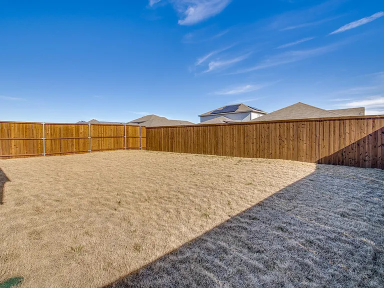 6231 Tawakoni Ln — Photo 32
