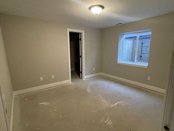 2nd image of 4405 S Mount Carmel Ave