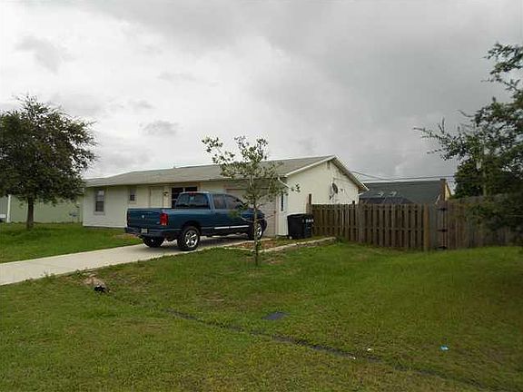 3rd image of 1110 SW Gardena Ave
