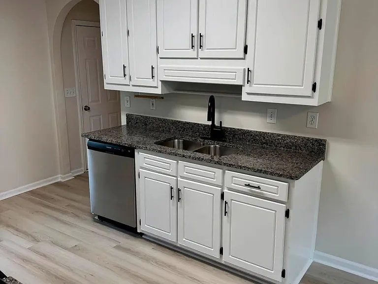 601 Windsor Dr — Photo 8