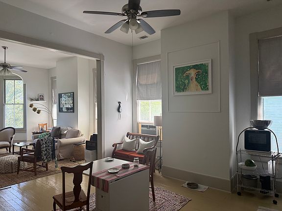 5th image of 215 E Bolton St