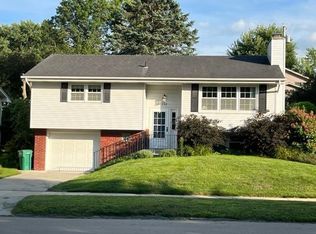 714 Zumbro Dr NW, Rochester, MN 55901