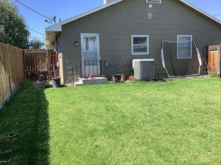 1210 Potter Ave — Photo 3