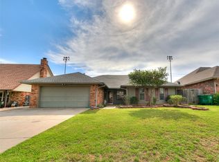 1824 Ridgeway Dr, Yukon, OK 73099