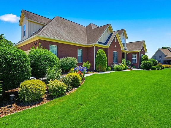 5th image of 205 Abshire Ln NE