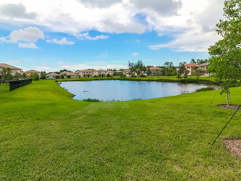 4782 Foxtail Palm Ct — Photo 15