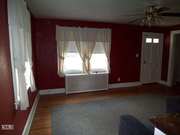 4th image of 303 Jackson Ave