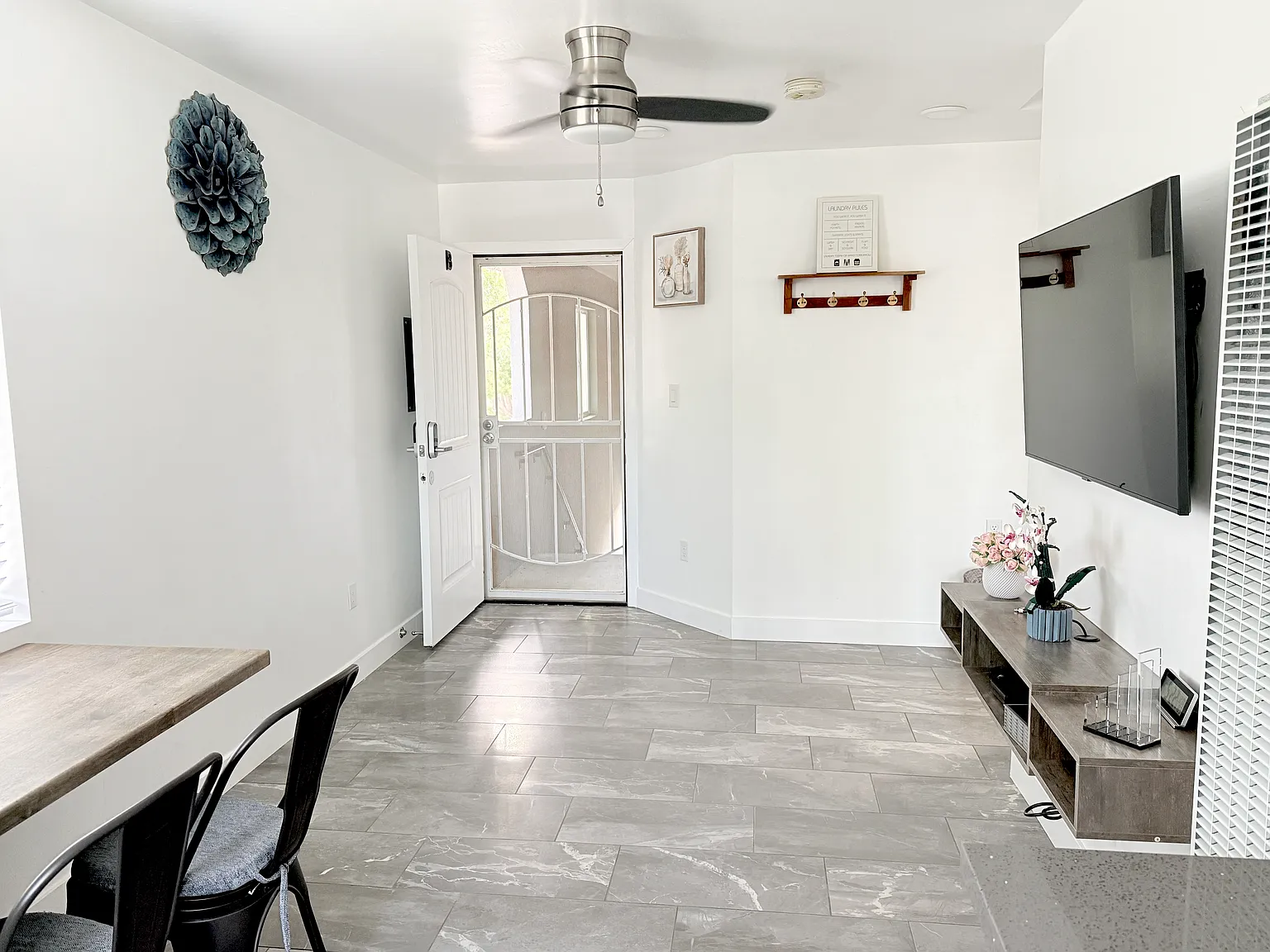 1515 Dena Way — Photo 4