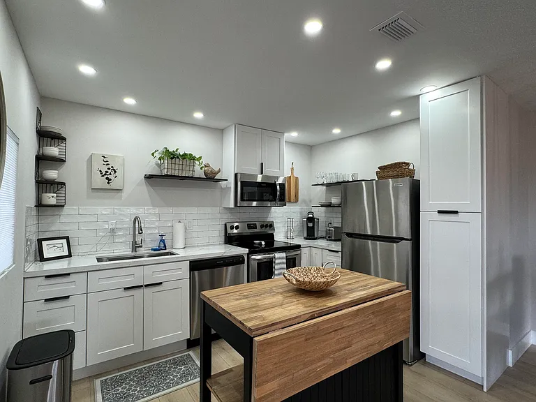 3201 NE 29th St #308 — Photo 21
