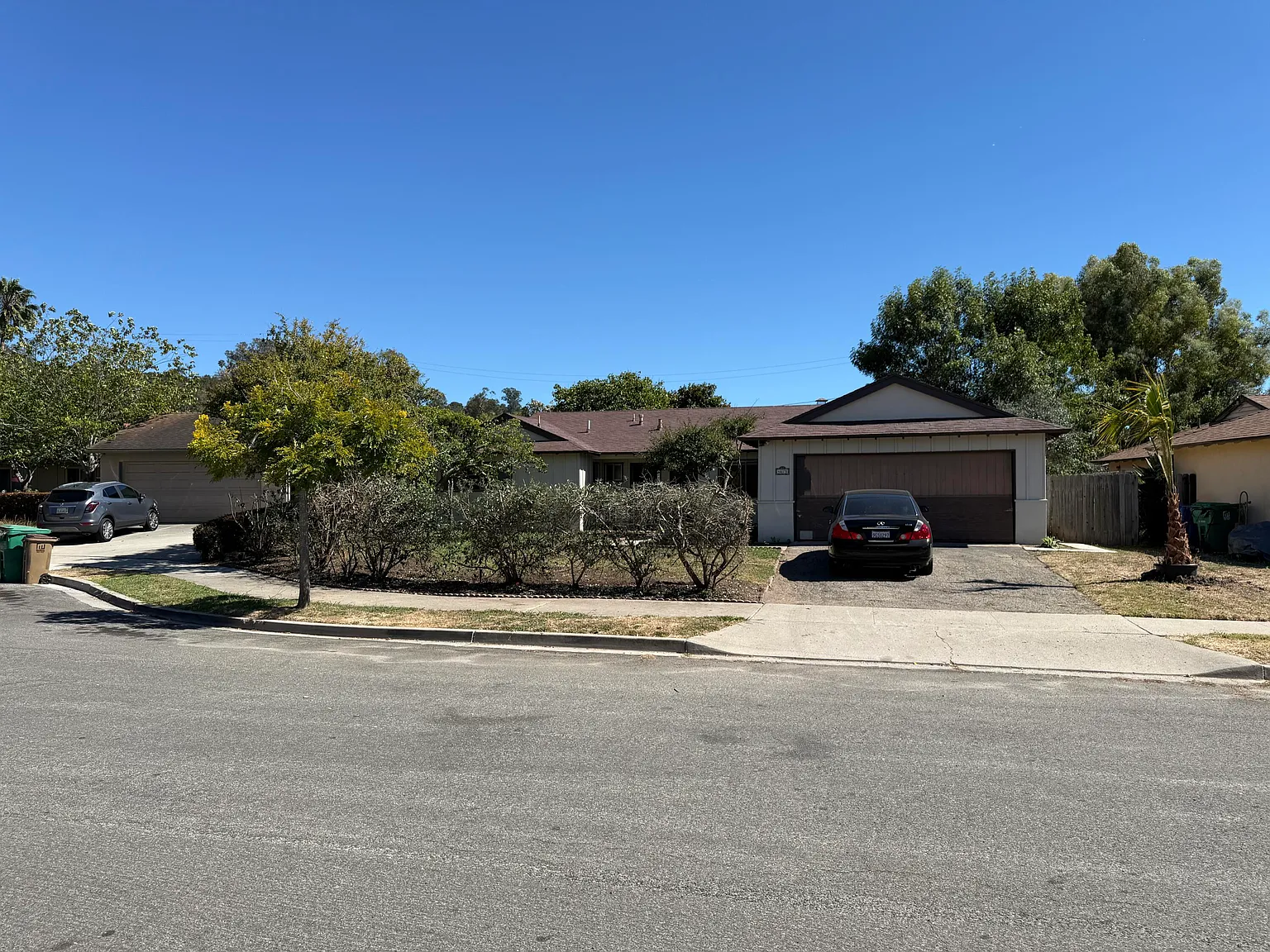 3 bed, 2.0 bath, 1353 sqft, $5,100 — Photo 1